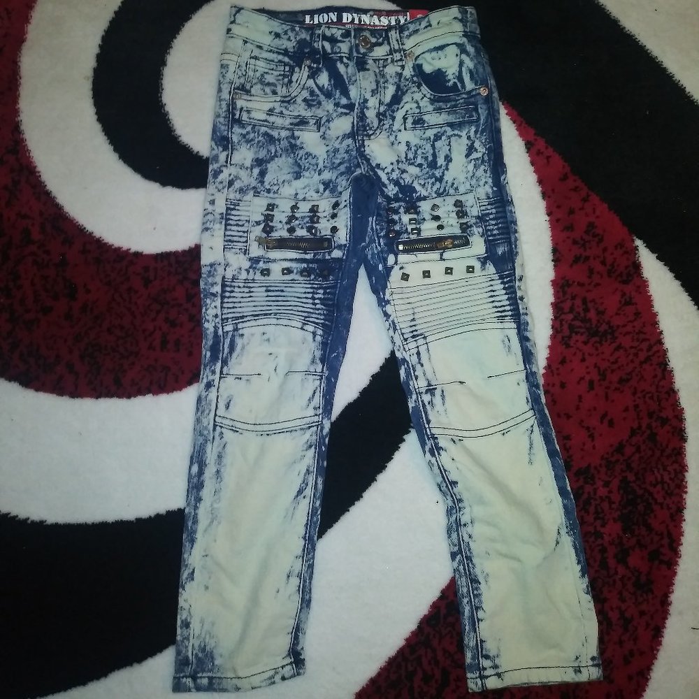 Lion Dynasty size 6 slim jeans